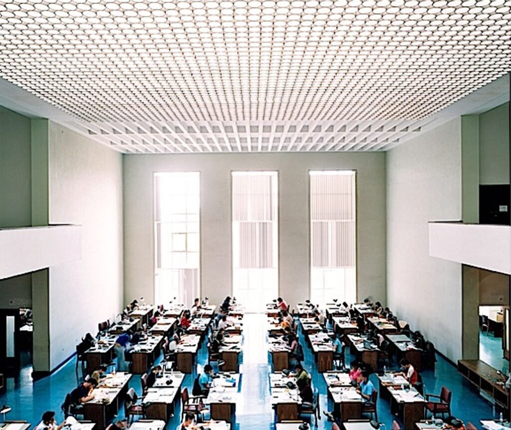 candida höfer biblioteca geral da universidade de coimbra ii, 2006 c print 200 x 240 cm ed. 6 (3 6) 6980 20