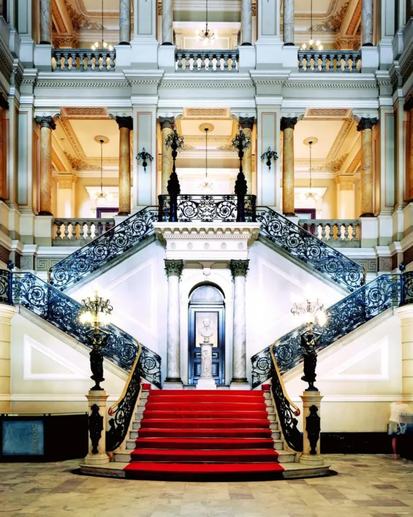 candida hofer biblioteca nacional do rio de janeiro v 2005 c print 180 x 153 cm ed 6 6540 72