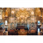 Fotografia de Candida Höfer intitulada Igreja de São Francisco de Assis, Salvador, Bahia III (2005), retratando o interior ricamente ornamentado com talha dourada e arquitetura barroca.