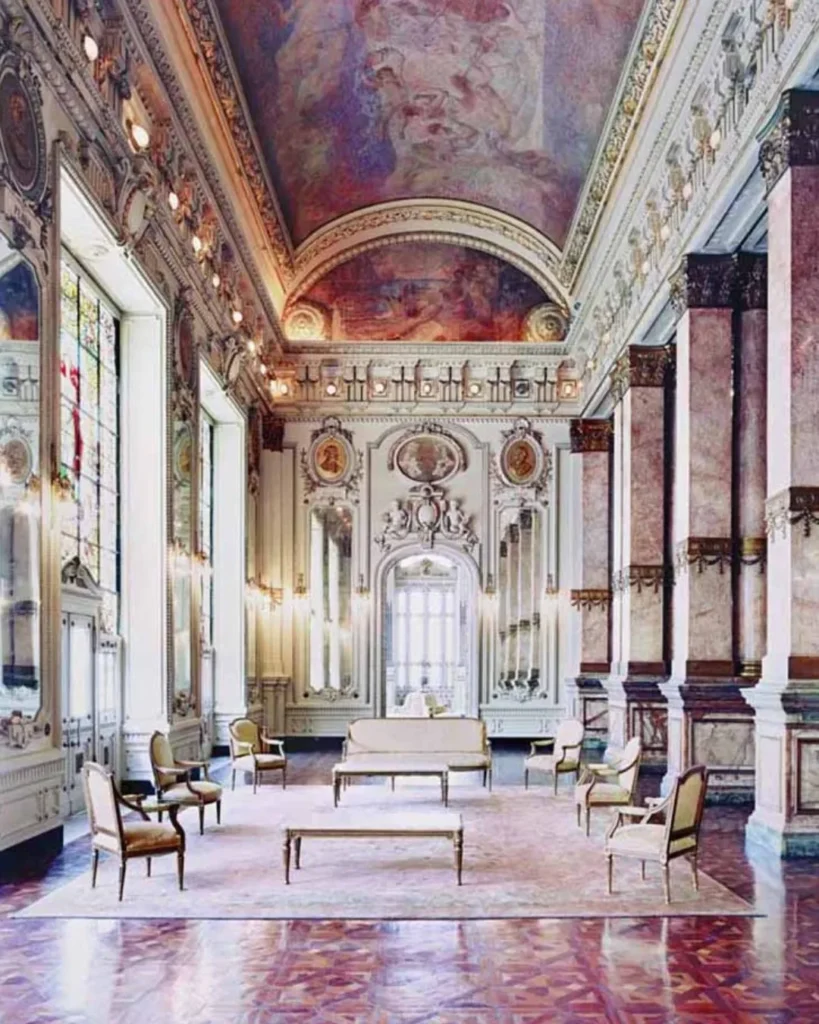 candida hofer teatro municipal rio de janeiro i 2005 c print 180 x 1465 cm ed 6 6524 72