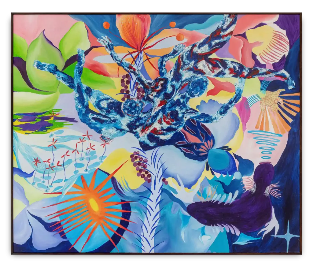 Pintura colorida e abstrata intitulada 'Em todos os lugares ao mesmo tempo' (2023), de Heloisa Hariadne. A obra apresenta uma composição dinâmica com tons vibrantes de azul, laranja, verde e rosa, formas orgânicas e sobreposições que evocam movimento e fluidez. Criada com óleo e bastão sobre tela, mede 137 x 165,5 x 4 cm