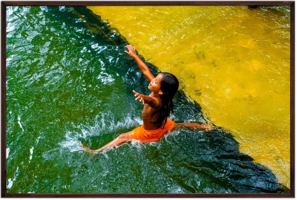 Salto no igarapé