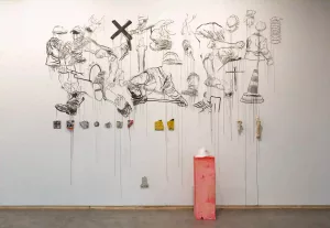 No 7º Prêmio EDP nas Artes (2020), Felipe Rezende apresentou uma instalação que combina desenhos lineares de figuras humanas com objetos suspensos e esculturas em materiais reaproveitados. A obra aborda trabalho e precariedade, criando um diálogo visual sobre narrativas sociais e laborais contemporâneas.